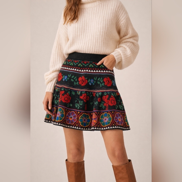 FARM Rio Dresses & Skirts - Farm Rio Tapestry Knit Mini Skirt XS Boho Floral Tiered Sweater Skirt
